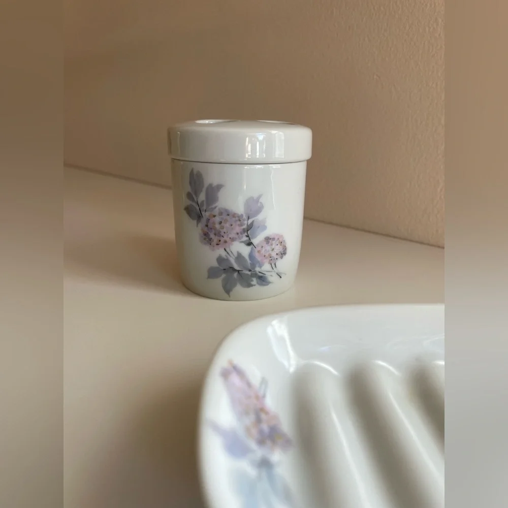 Vintage Floral Liette Soap Dish and Toothbrush Set